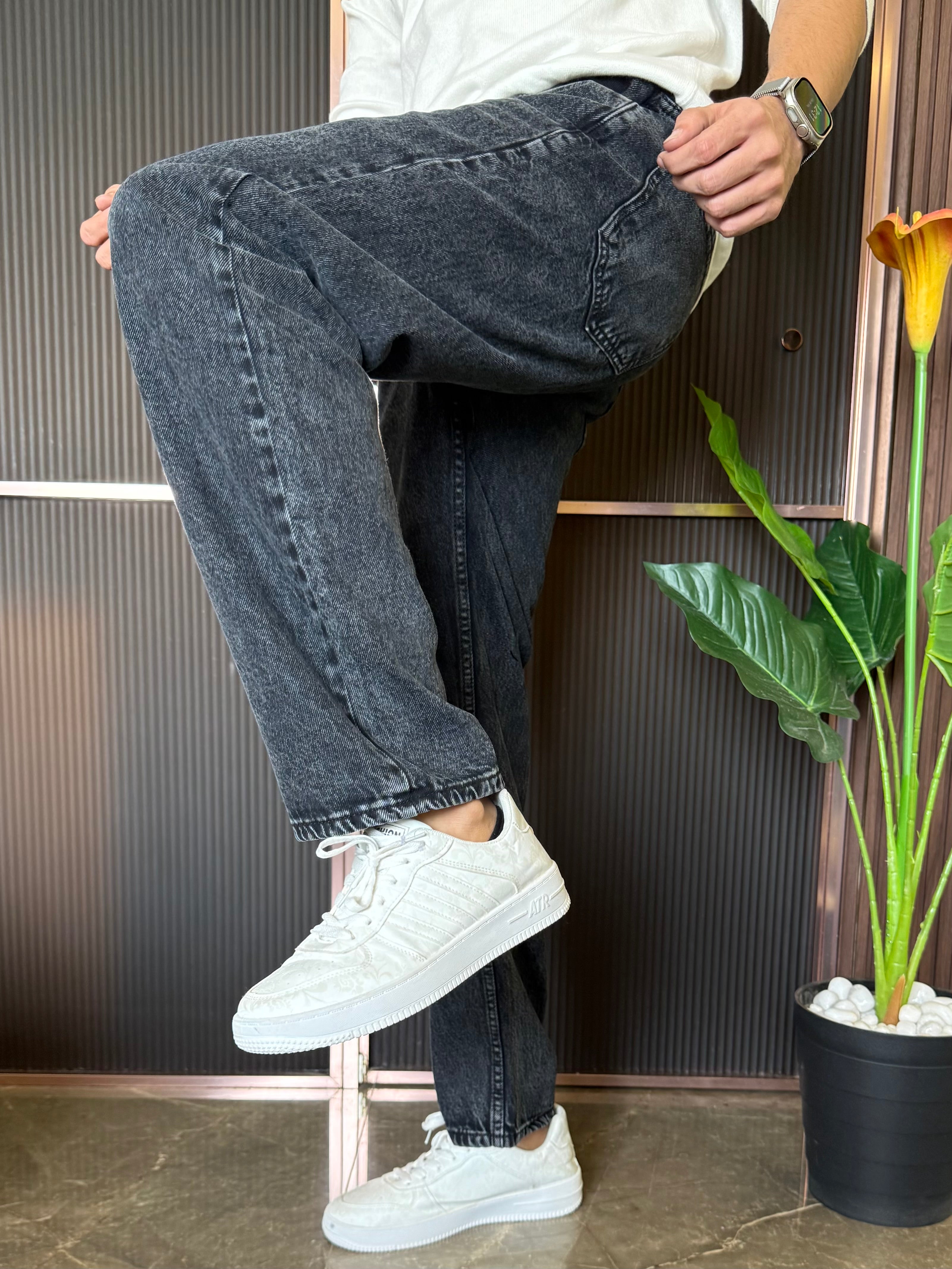 Elastic Waist Baggy Carbon Jeans