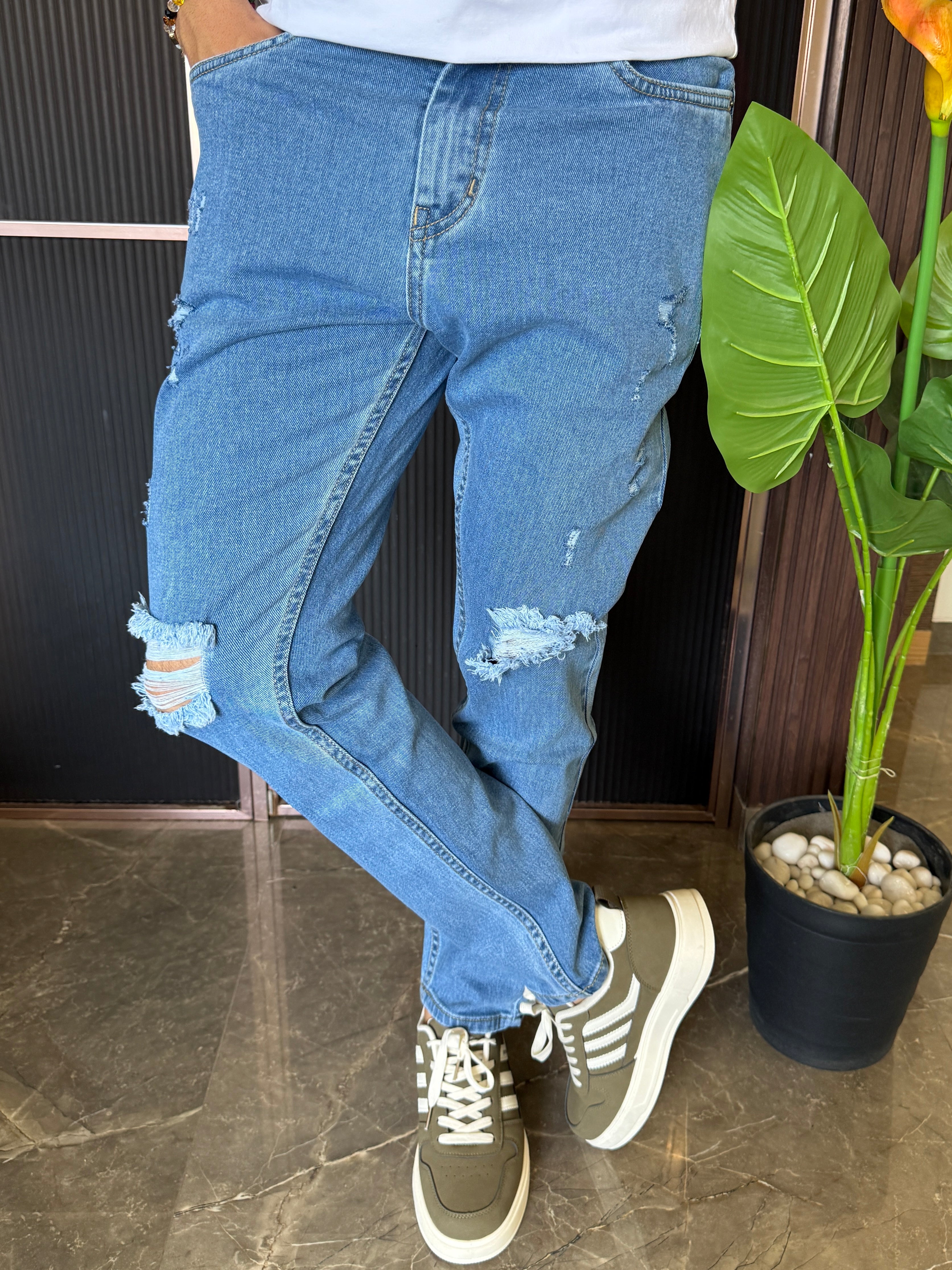 Kings Stretchable Wornout LightBlue Jeans