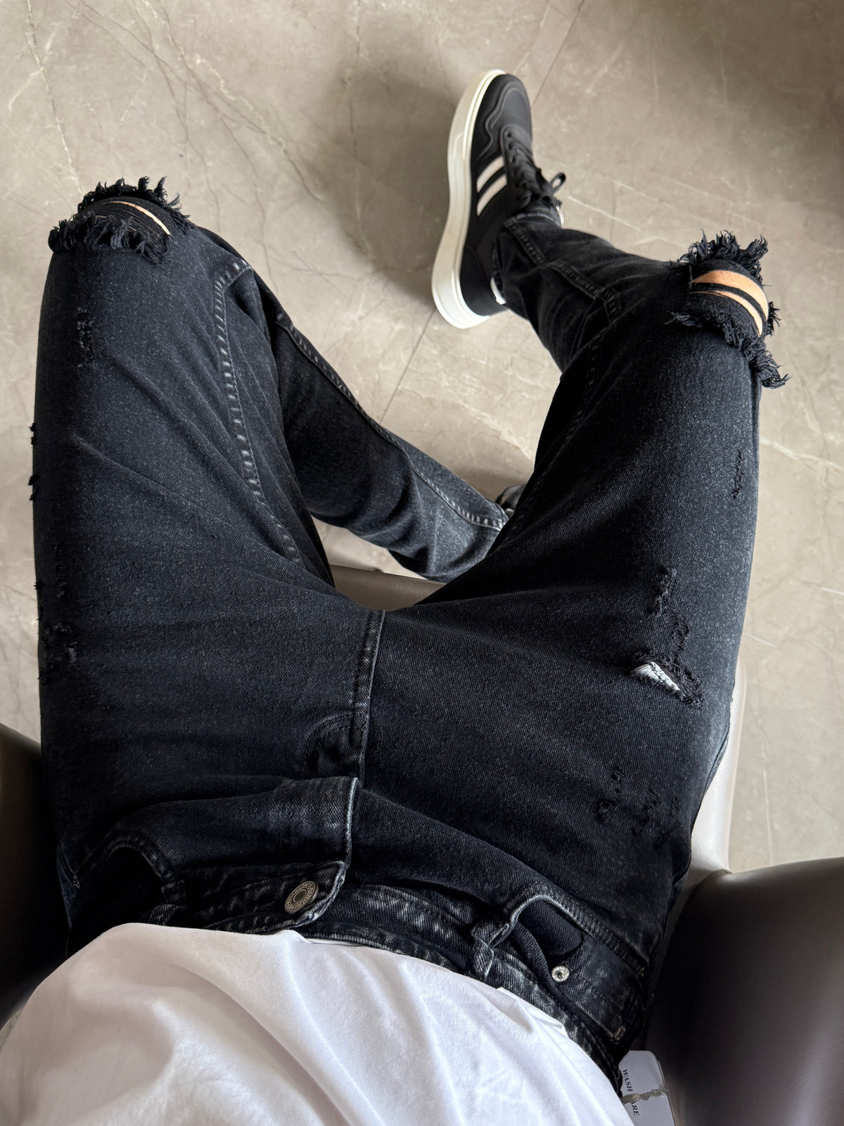 Kings Stretchable Wornout Charcoal Jeans