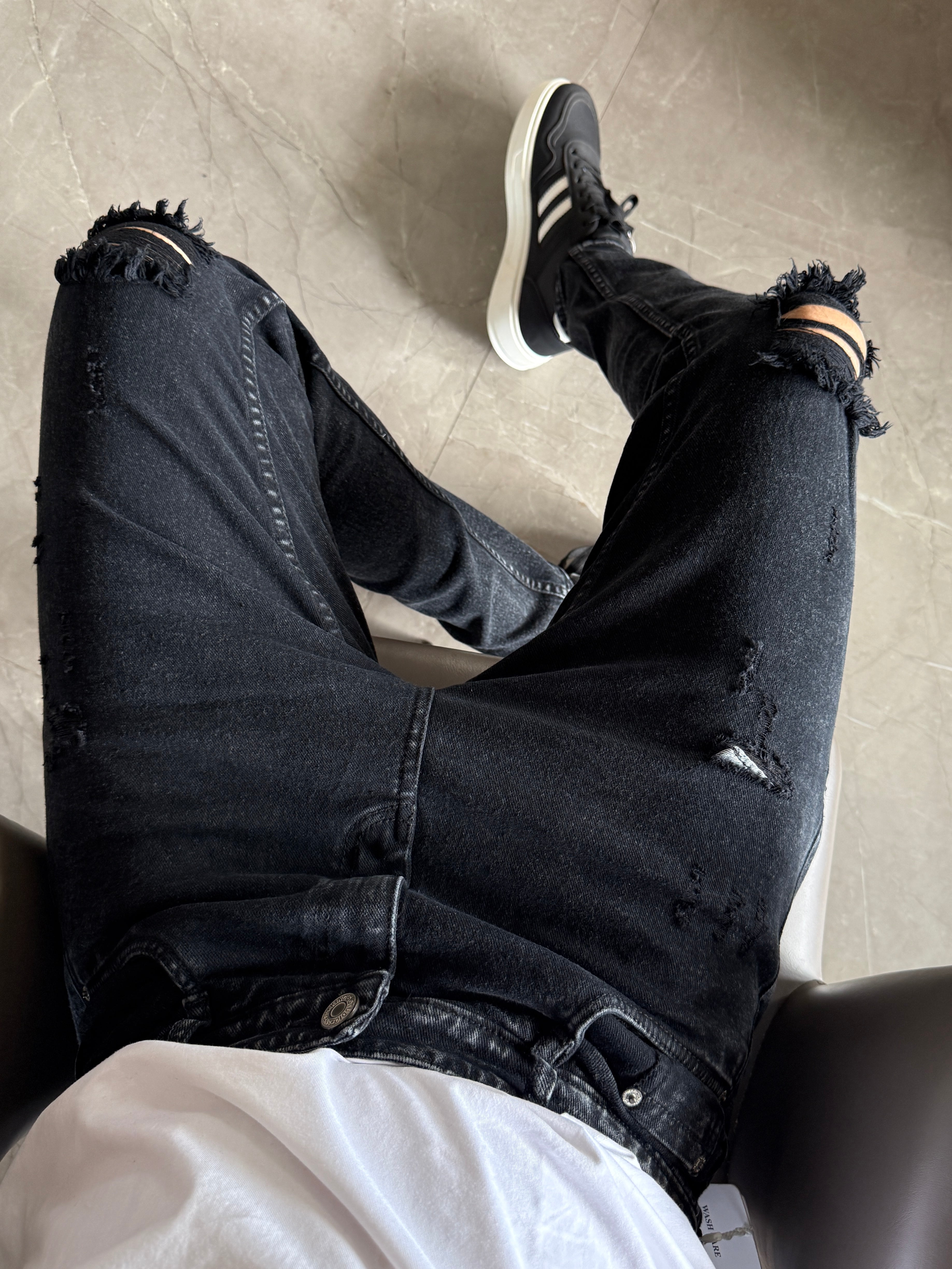 Kings Stretchable Wornout Charcoal Jeans