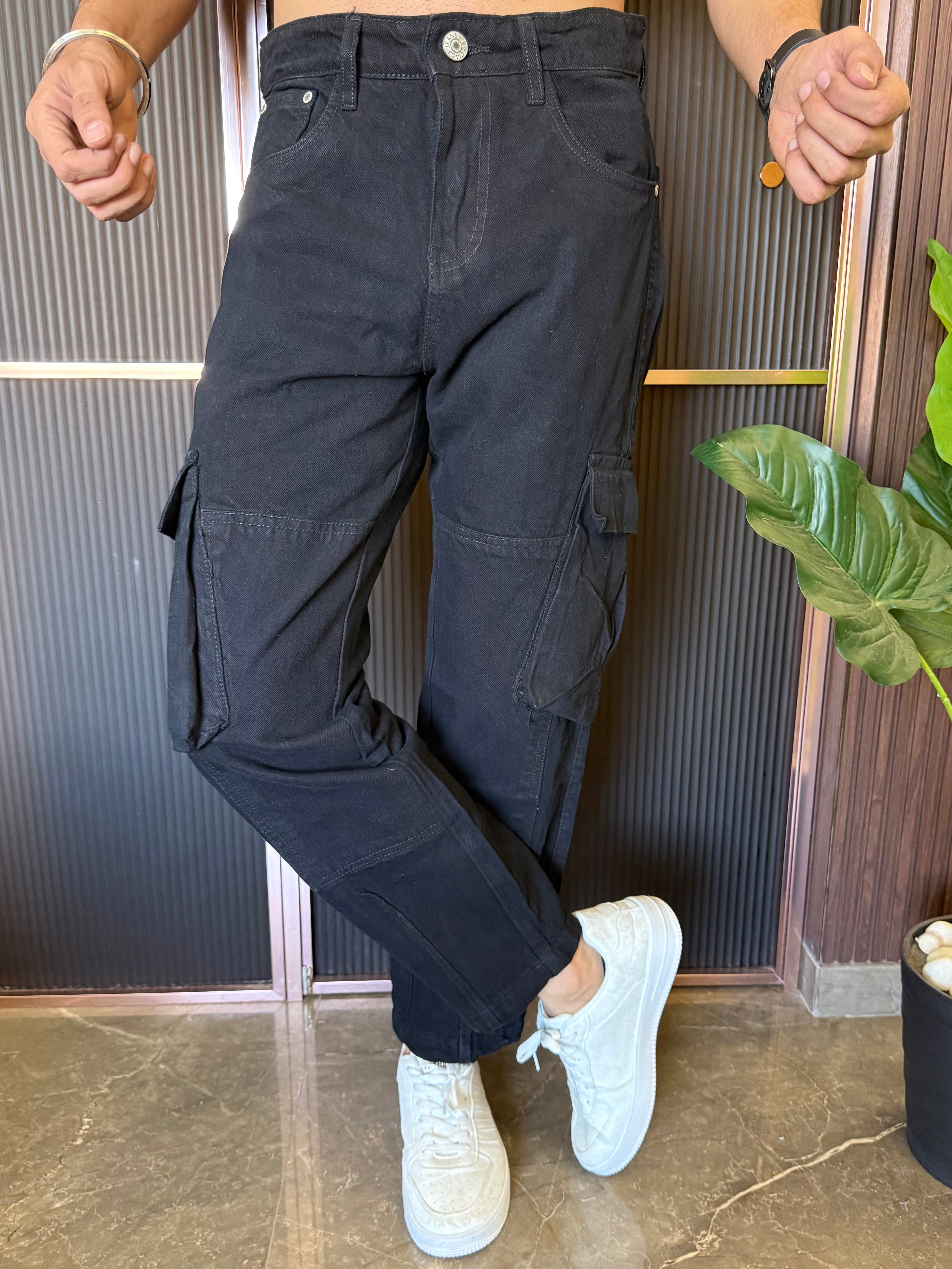 Mom Fit Cargo Black Blue Jeans