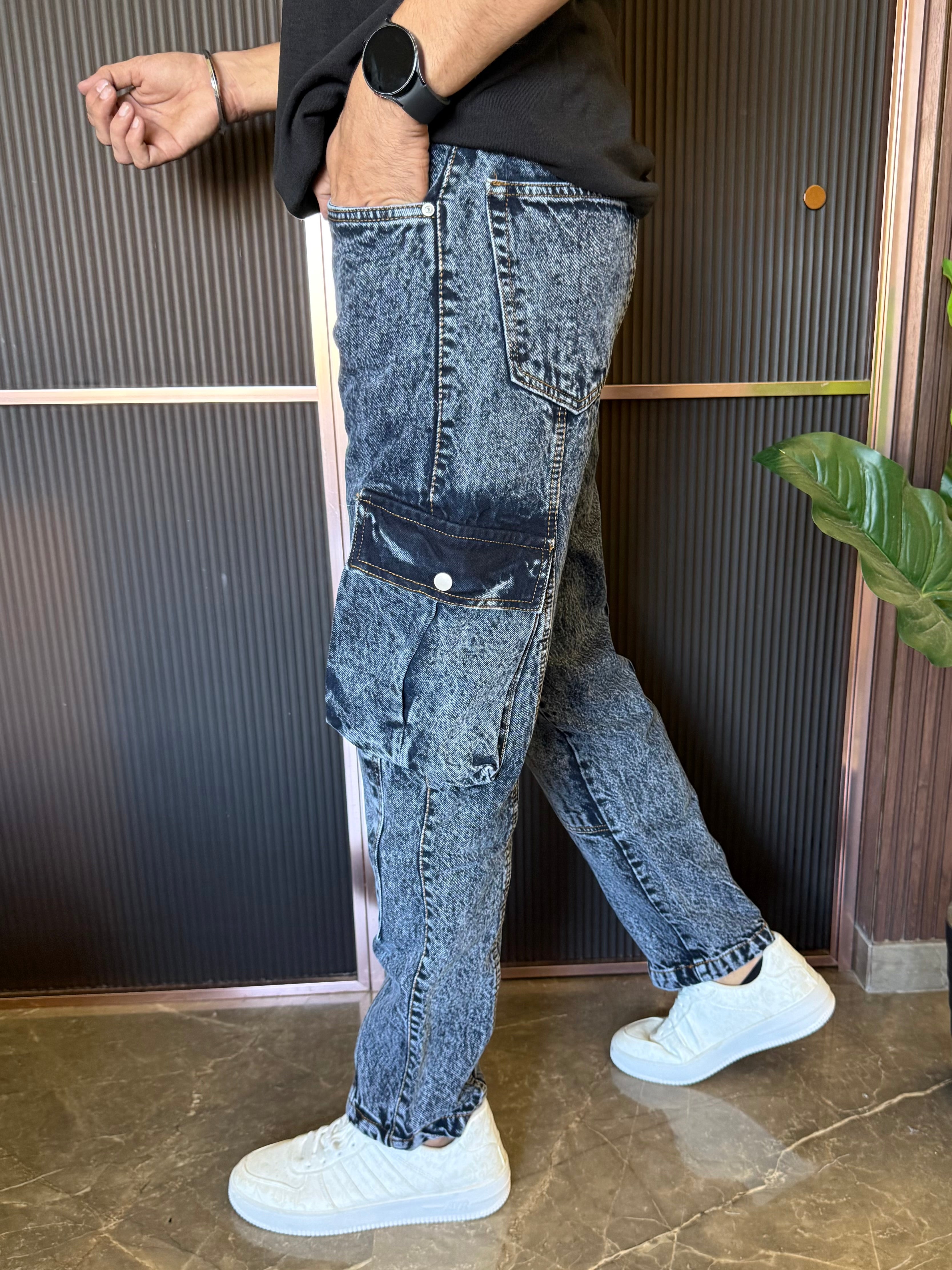 Mom Fit Cargo Carbon Jeans