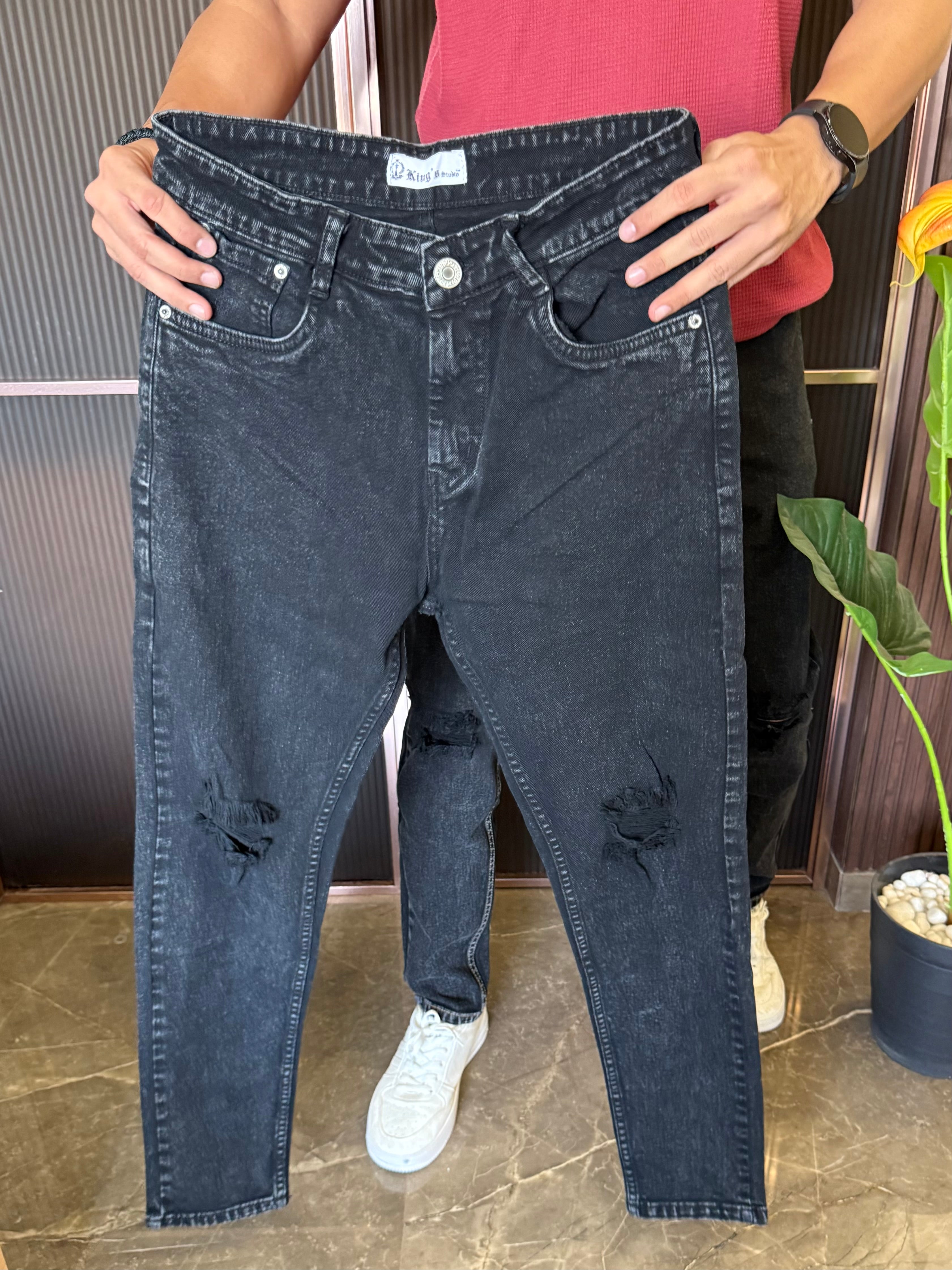 Knee Distressed Carbon Jeans