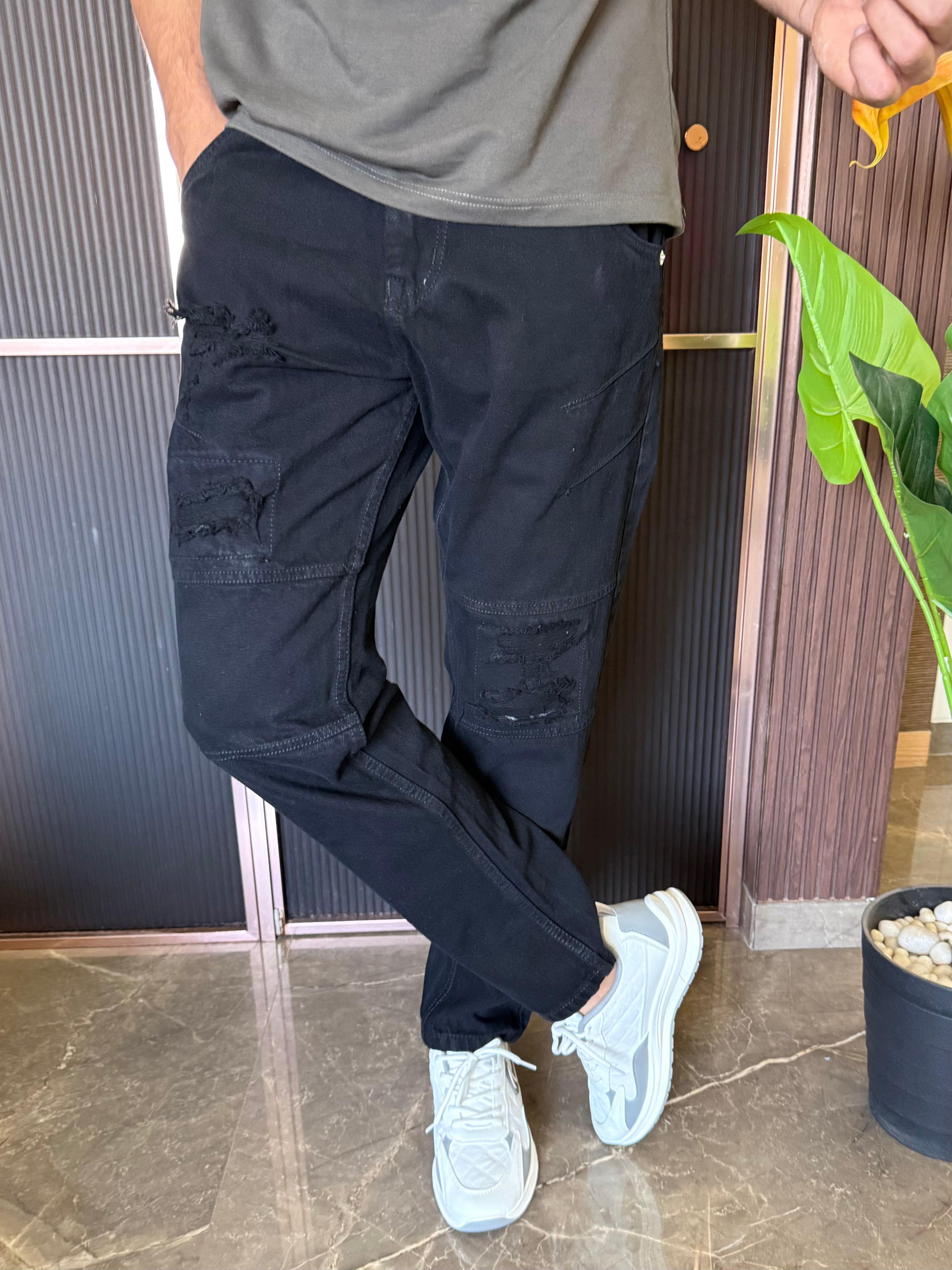Mom Fit Biker Wornout Black Jeans