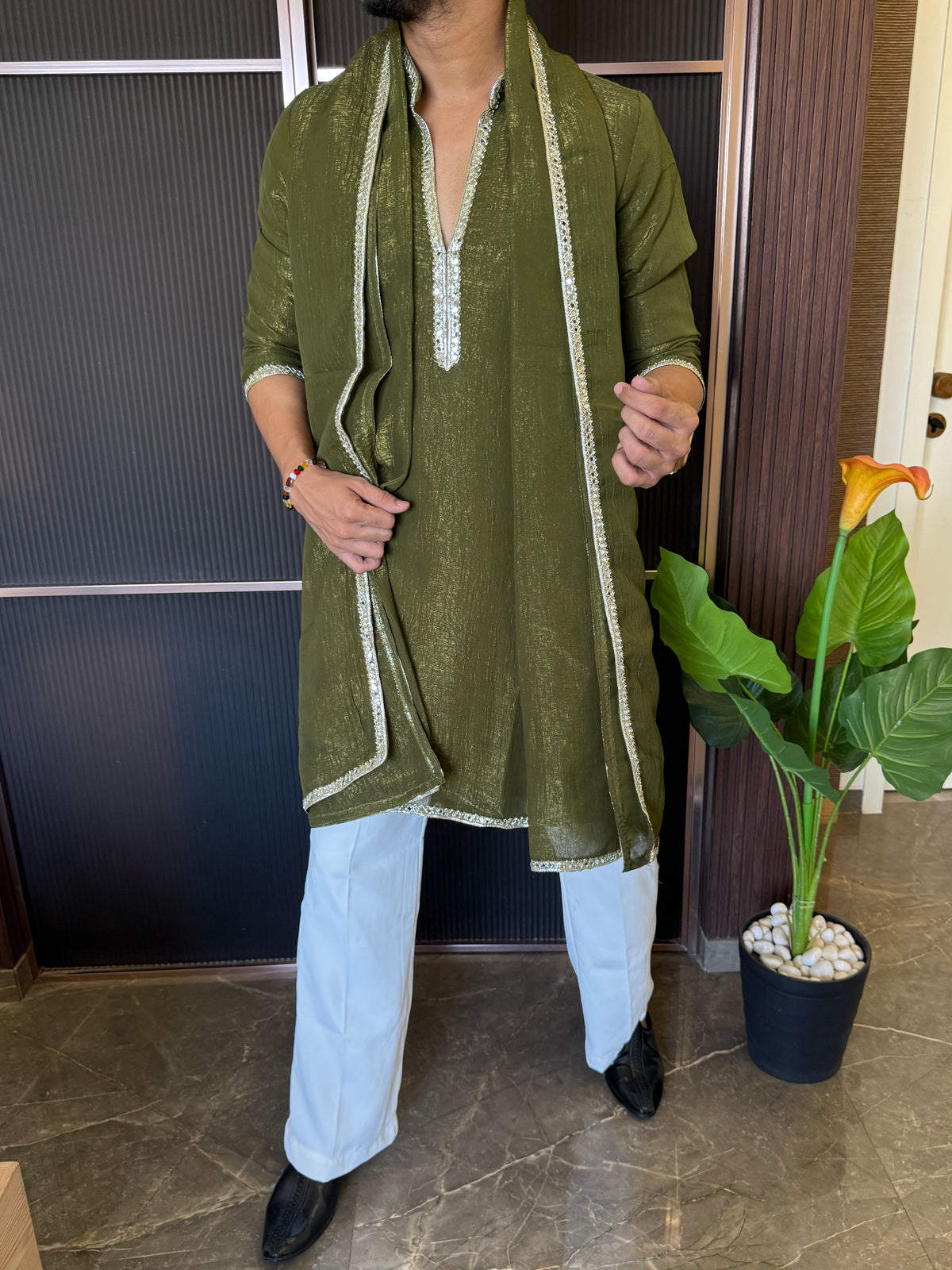 Dupatta Style V neck Green Kurta
