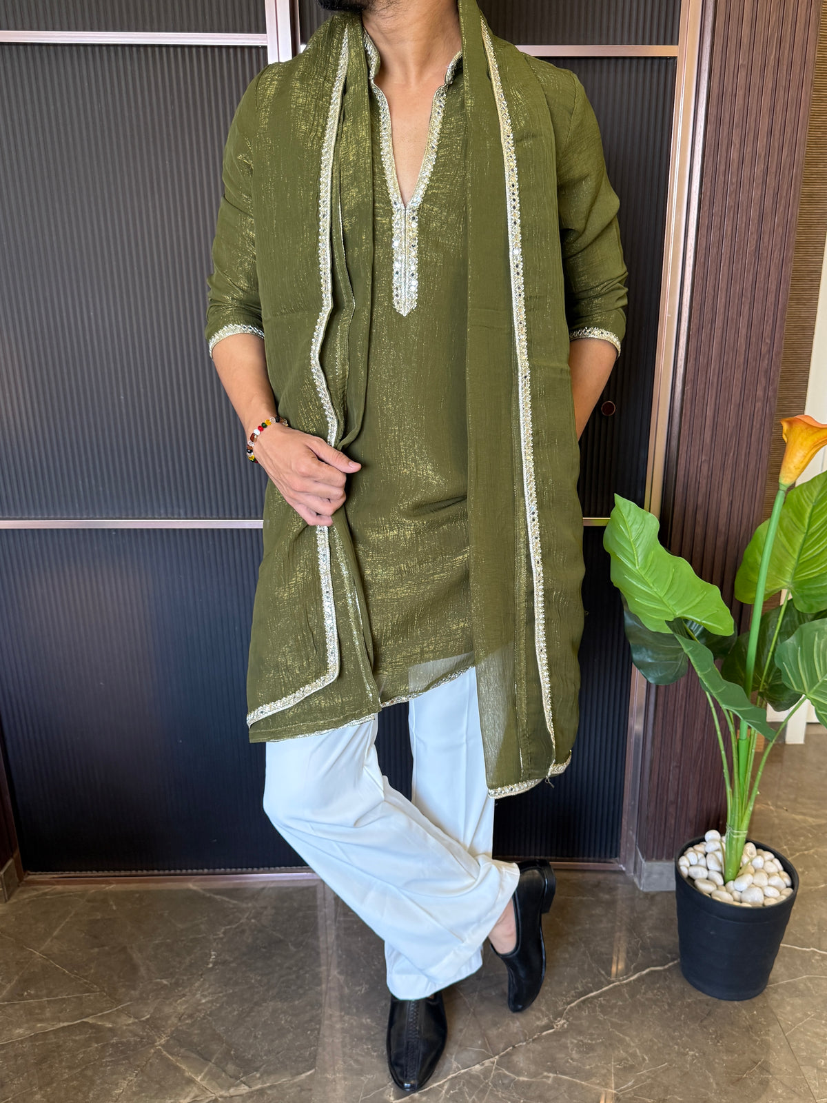 Dupatta Style V neck Green Kurta
