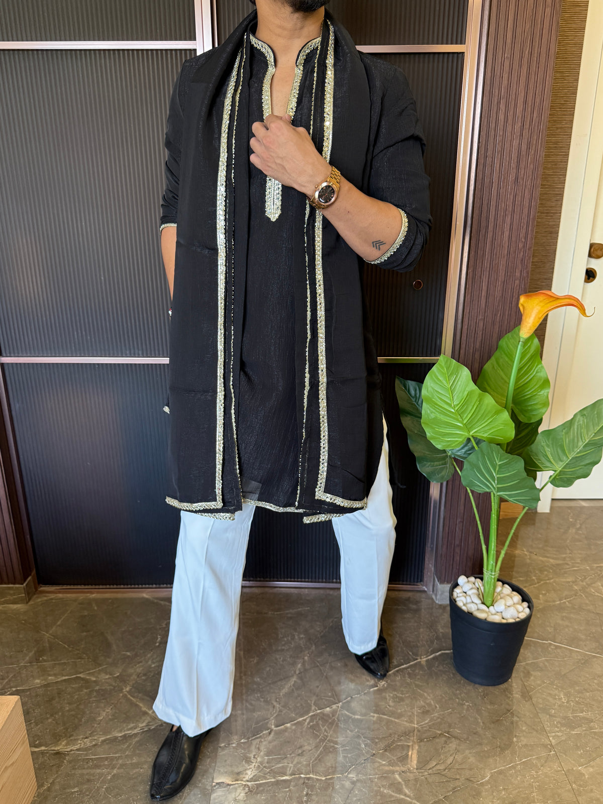 Dupatta Style V neck Black Kurta