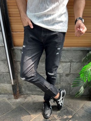                                                                                                                                                                                               Wornout Carbon Slim fit Jeans